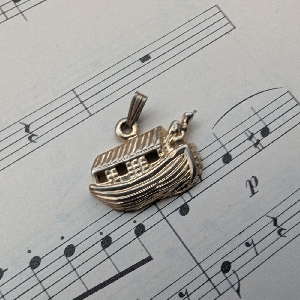Goldtone Noah's Ark Charm